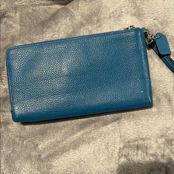 Coach Teal Leather Wristlet - Picture 6 of 6